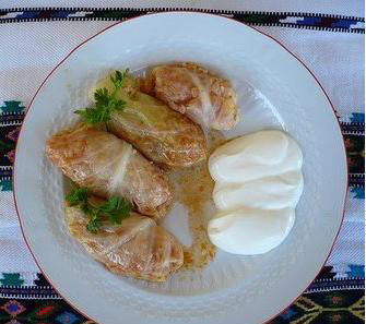 Sarmale (Stuffed pickled cabbage rolls)
