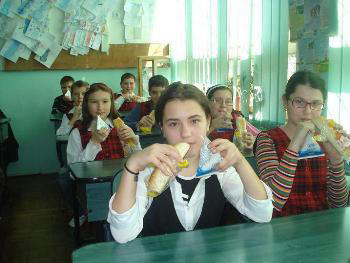 School snacks in Romania 