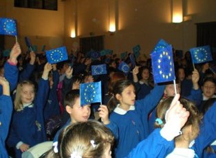 Foto bambini al teatro del Vivaio