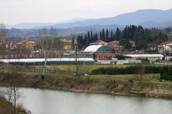 il campo di calcio e i campi da tennis