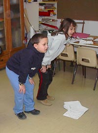 bambini traducano suoni in gesti