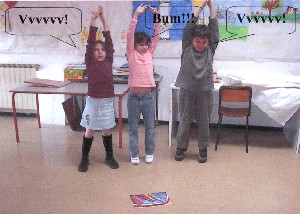 bambini "Leggono" disegno montagna