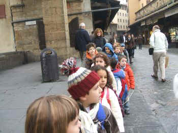 foto dei bambini sul ponte Vecchio