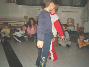 foto di bambini che ballano