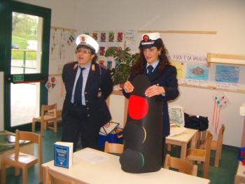 foto della visita a scuola dei vigili